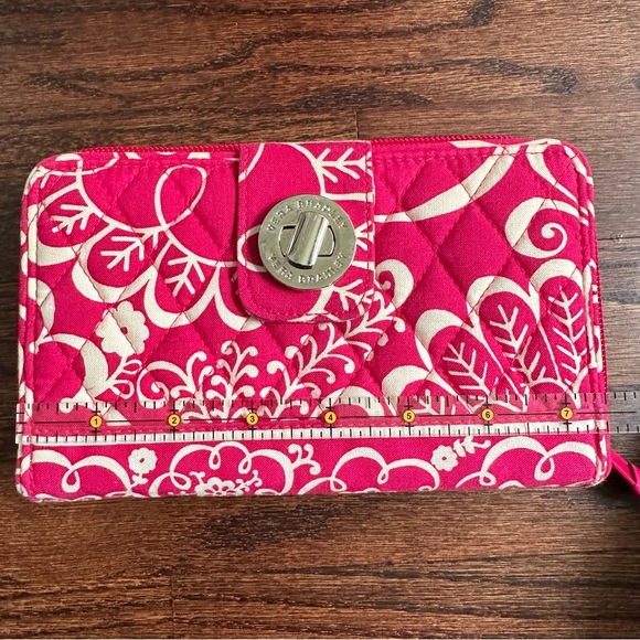 Vera Bradley Twirly Birds print Turn-lock wallet - Picture 4 of 9